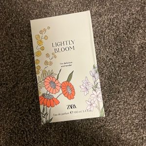 Lightly bloom - Zara